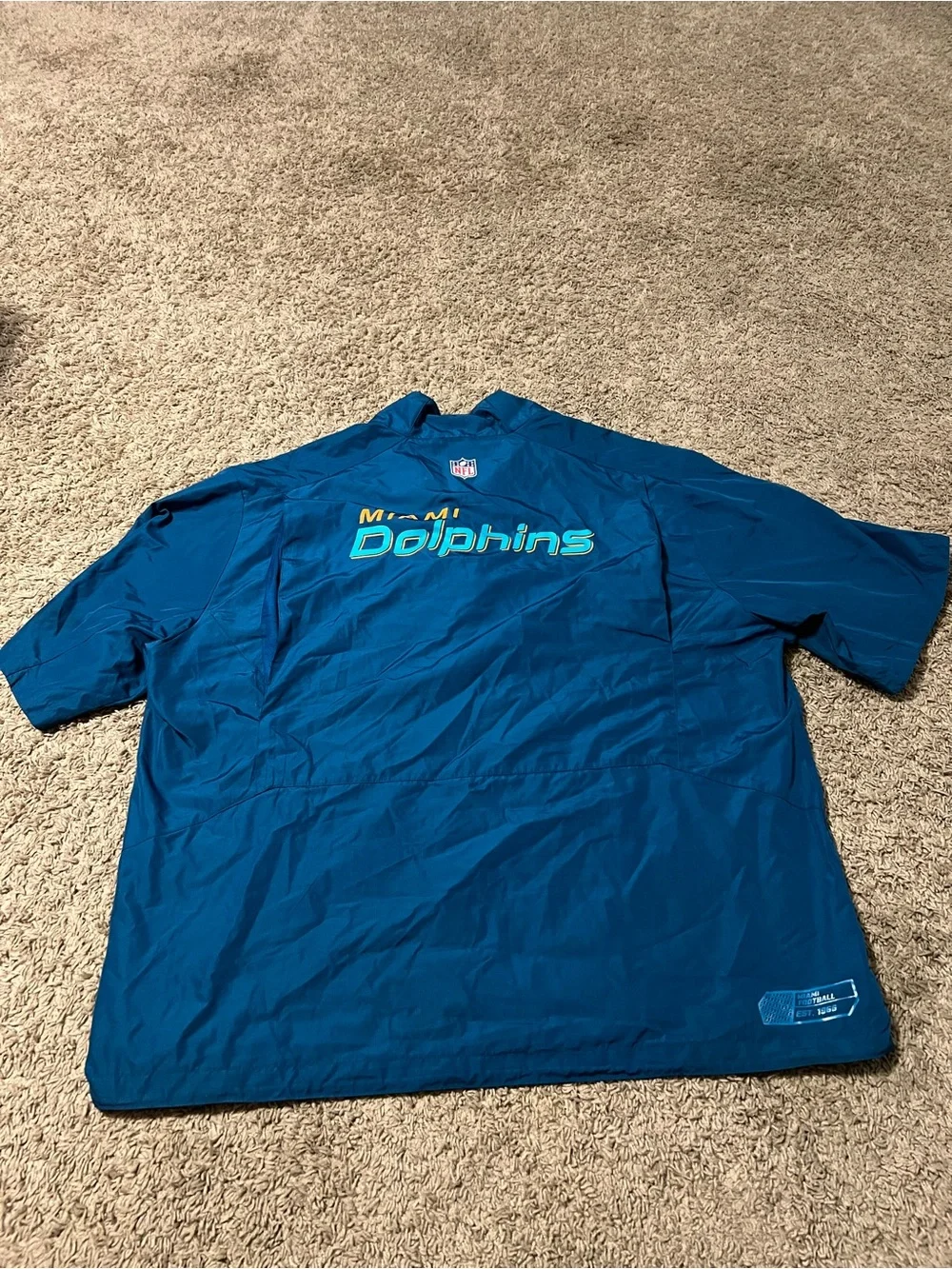 Men Nike dolphins wind breaker